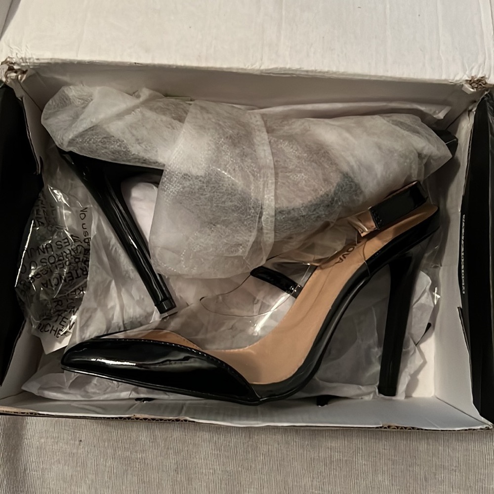 Heels - Picture 3 of 4